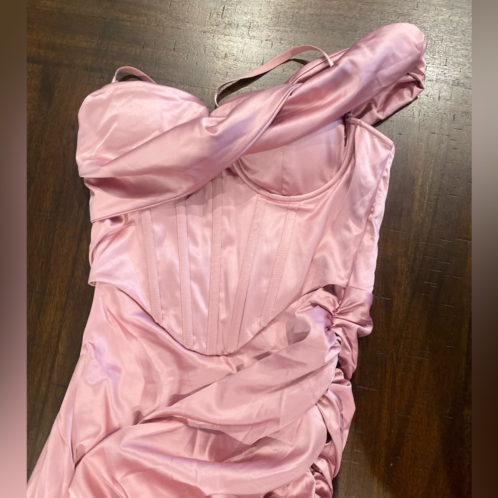 Dress - Picture 2 of 2